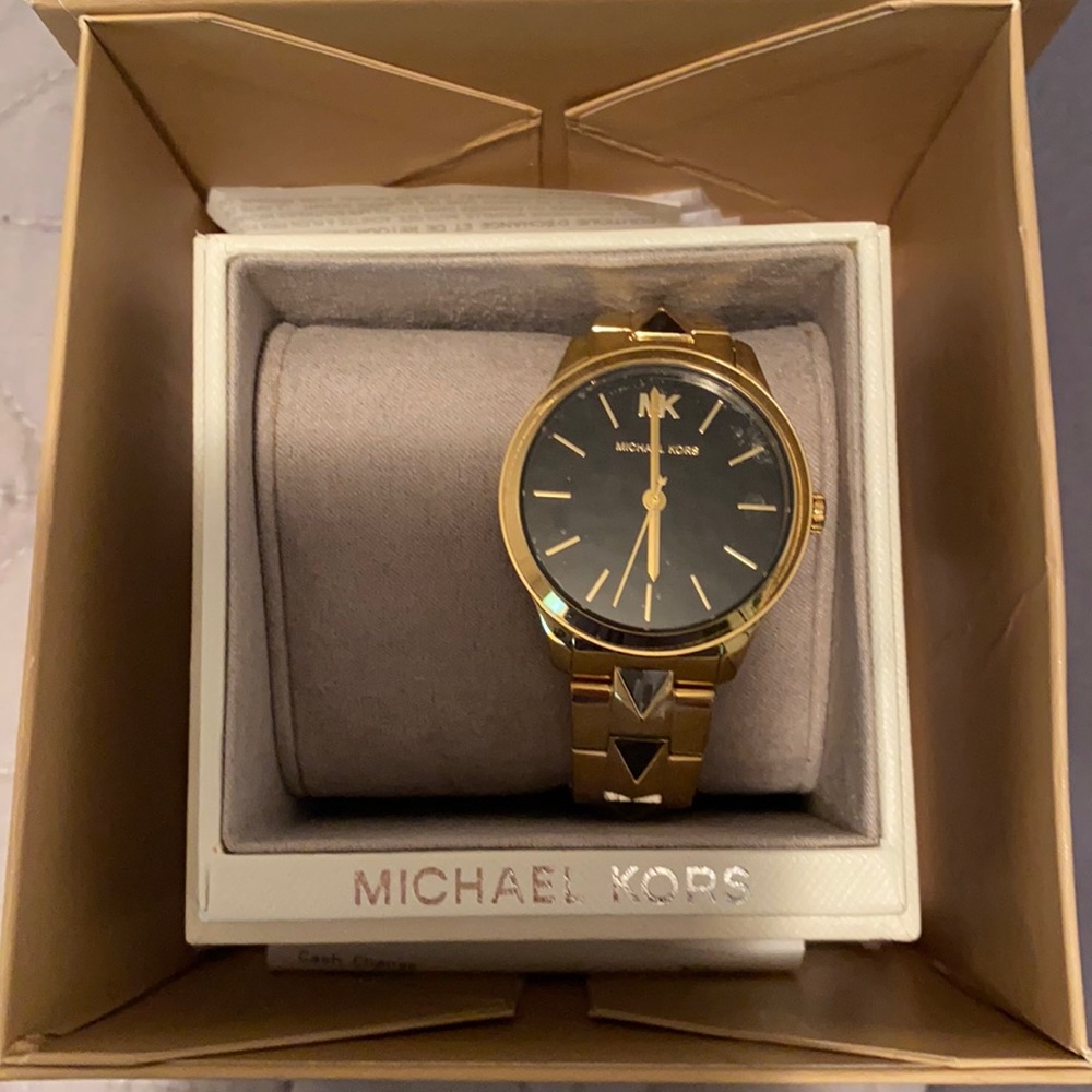 🔥NWT MK watch🔥